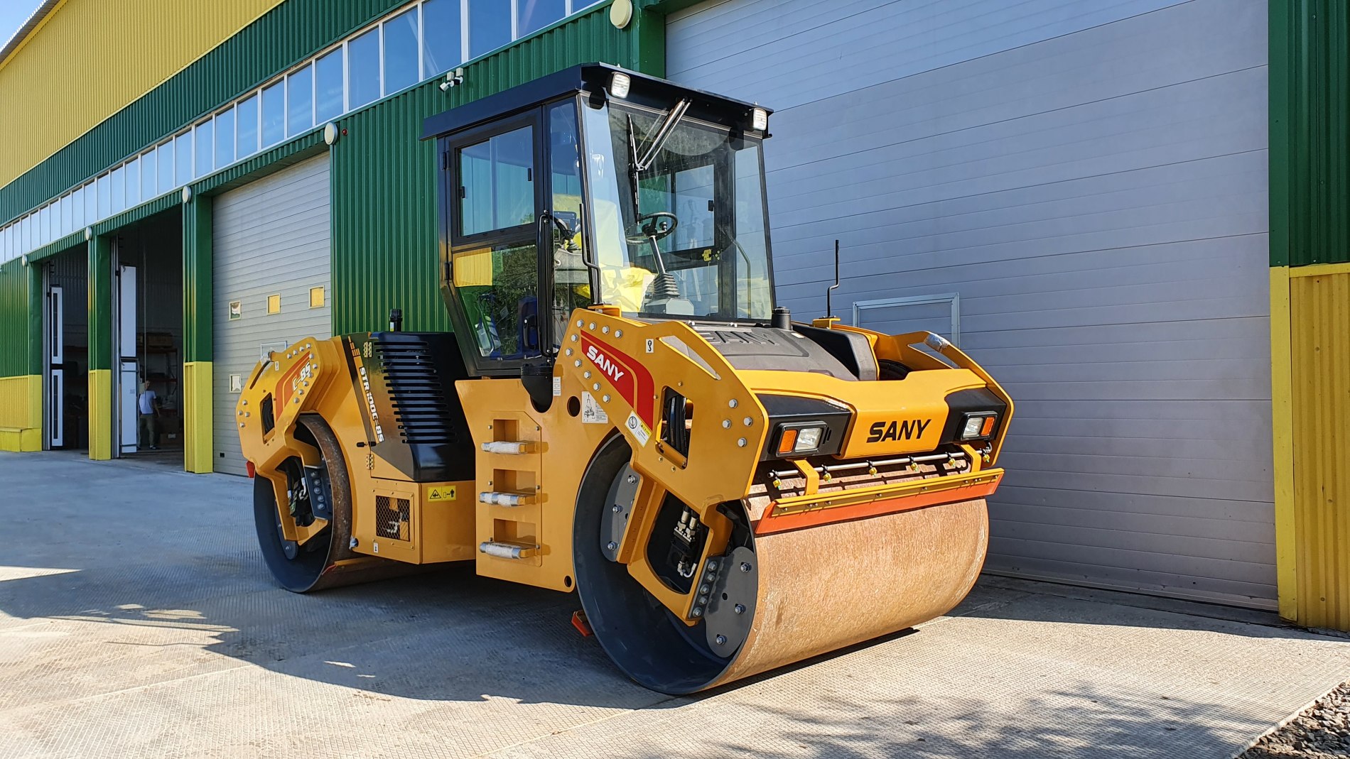 Асфальтовый каток SANY STR110C-10